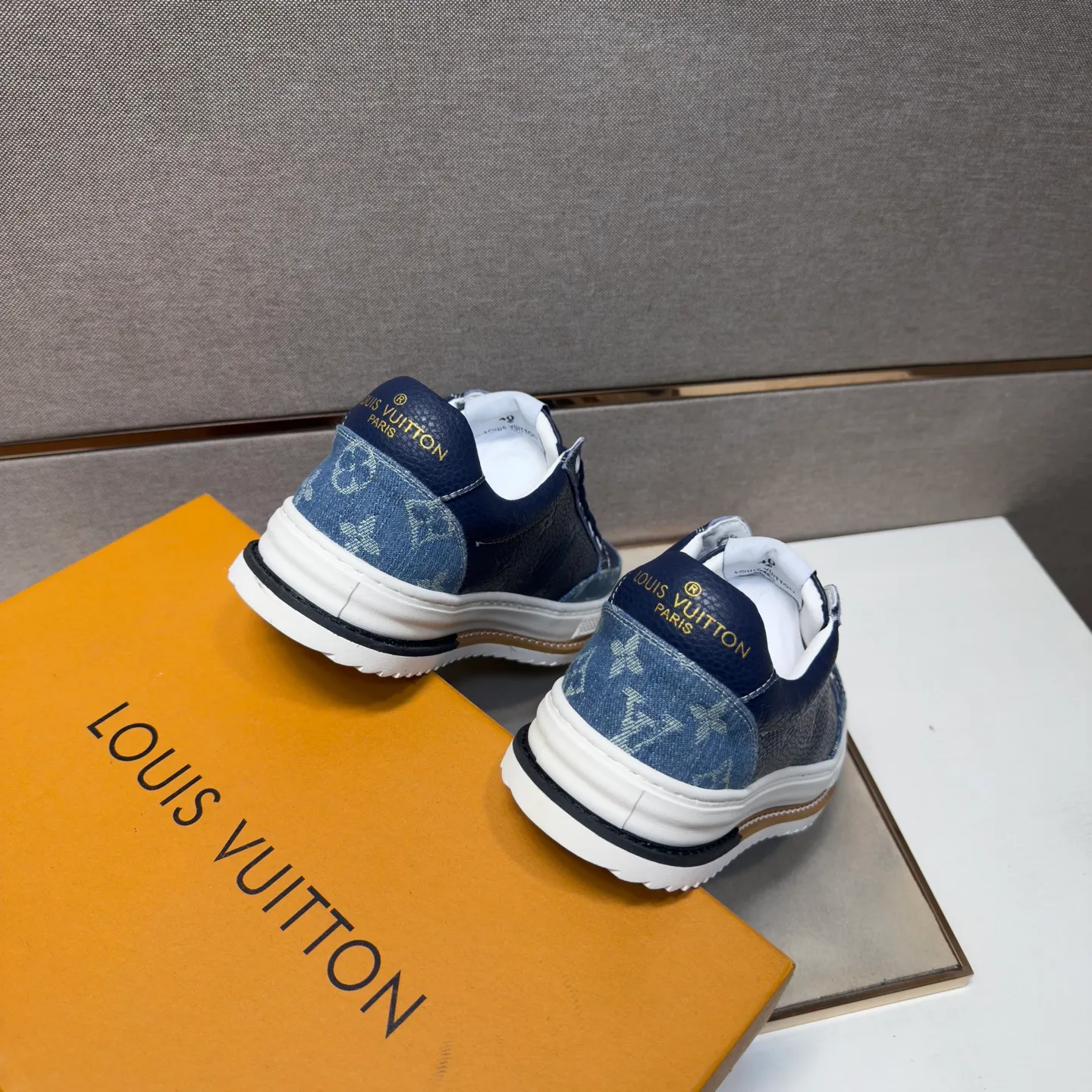Men's men's shoes 💰pp400 [LV～] Men's casual shoes 2026z cabinet sales simultaneously 🔶Size: 38-44 #️⃣ 🔷2 colors🔜The upper is made of cowhide stitching➕Genuine leather lining, comfortable and breathable, sole: original comfortable and wear-resistant outsole, ⚠️Real 📱Photographed🎬The real thing is better📢📢📢